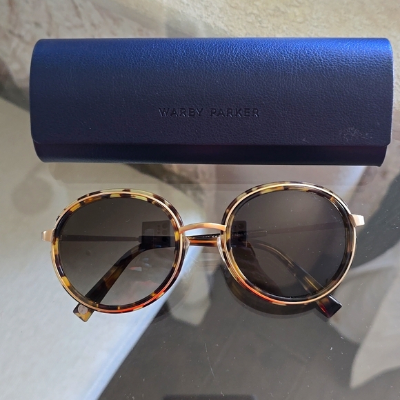 Sunglasses - Picture 1 of 7